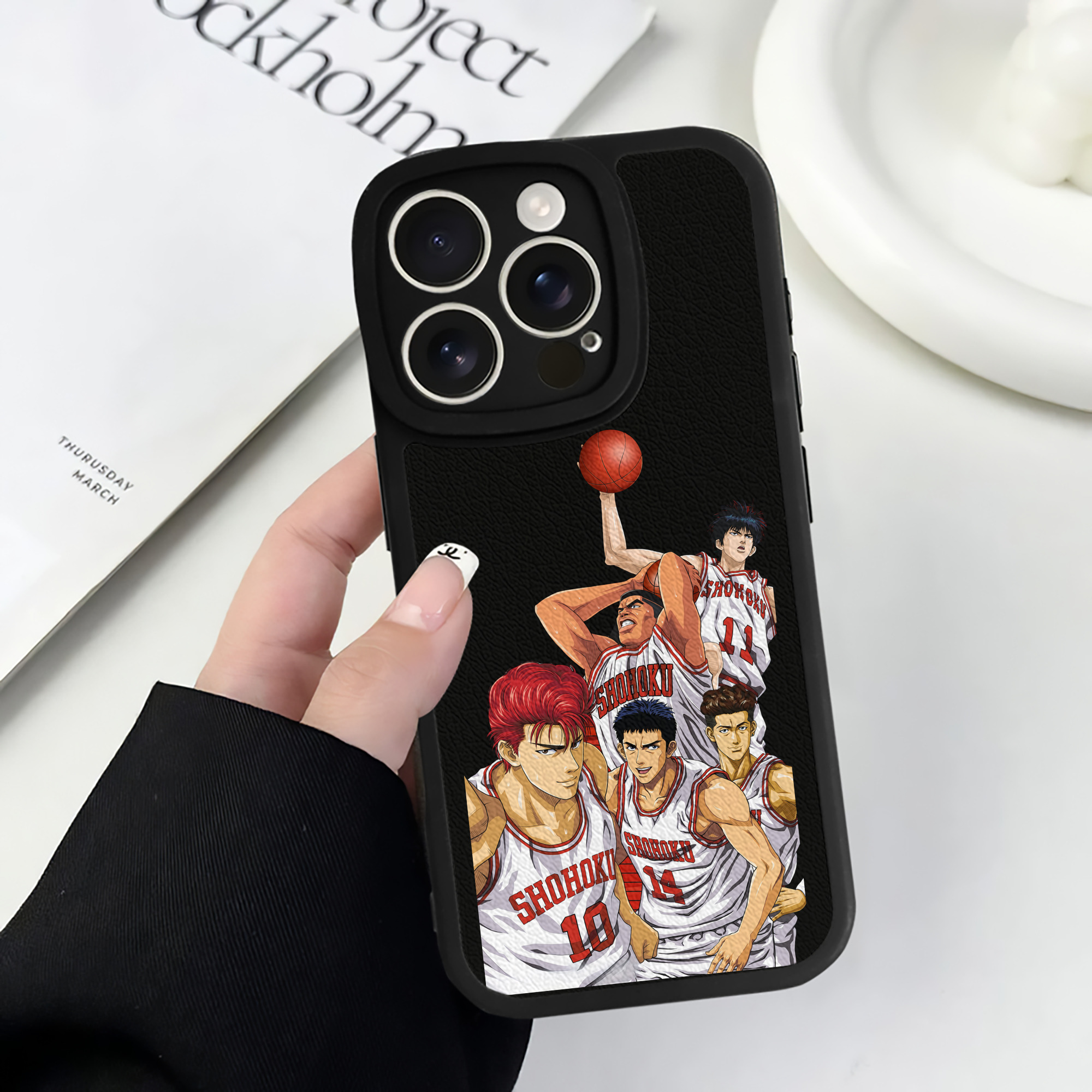 （画像用） SLAM DUNK／スラムダンク 【iPhone 16シリーズ対応】シリコンスマホケース（レザー調） 材質：シリコン